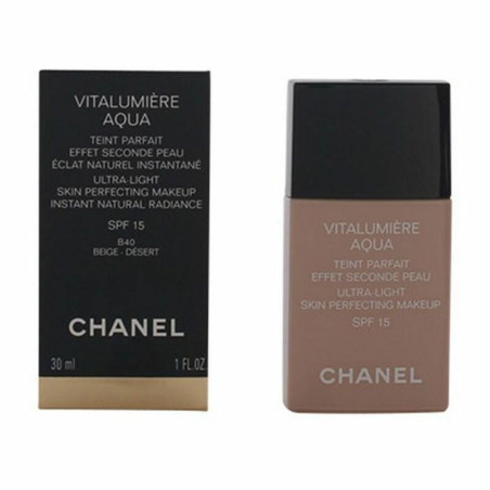 Base per Trucco Fluida Vitalumière Aqua Chanel